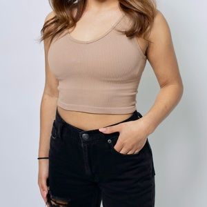 Sizes:S,M,L! Colors:Tan, Grey, Black! Send me a message for what color and size.